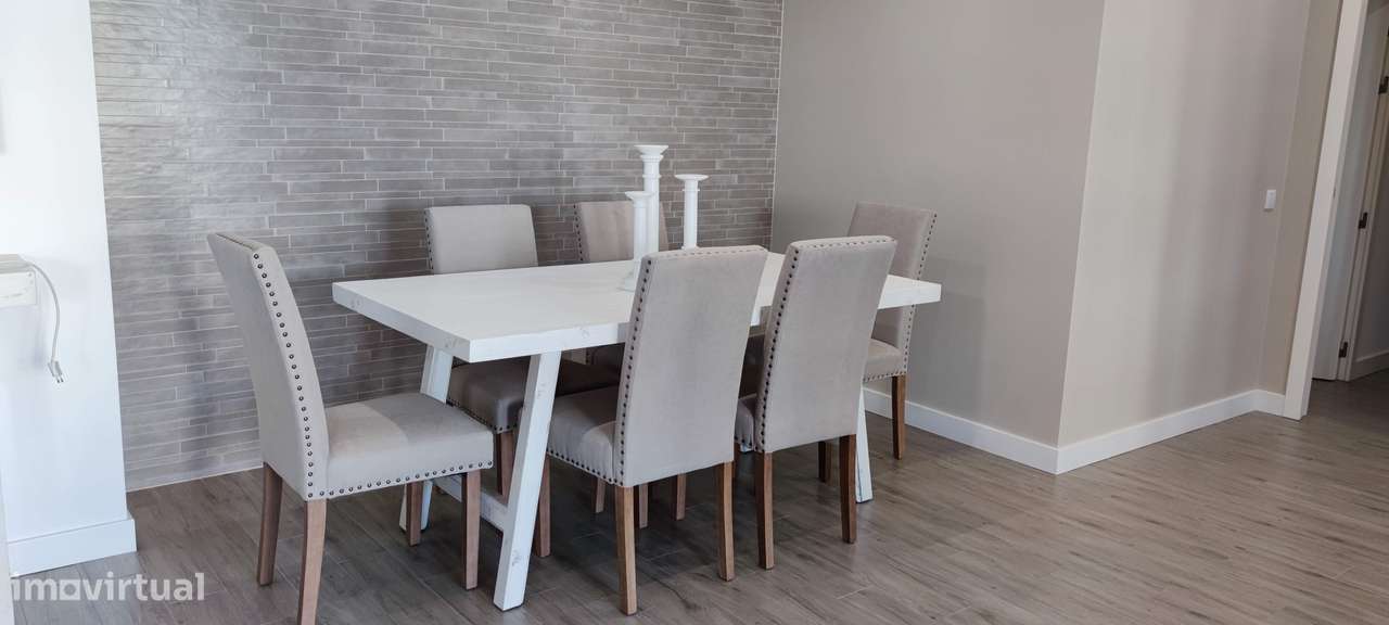 Apartamento T3 com grandes varandas, vista aberta e piscina no rooftop - Grande imagem: 3/12