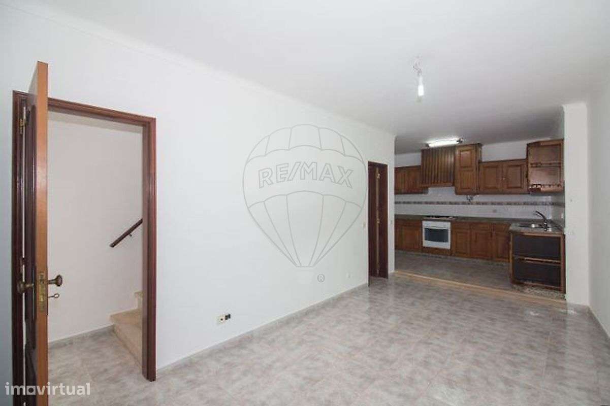 Moradia T2 para venda - Grande imagem: 2/9