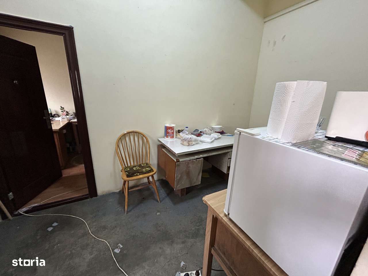 Vand spatiu comercial,actualmente POSTA din Chisineu Cris, din centru.-7