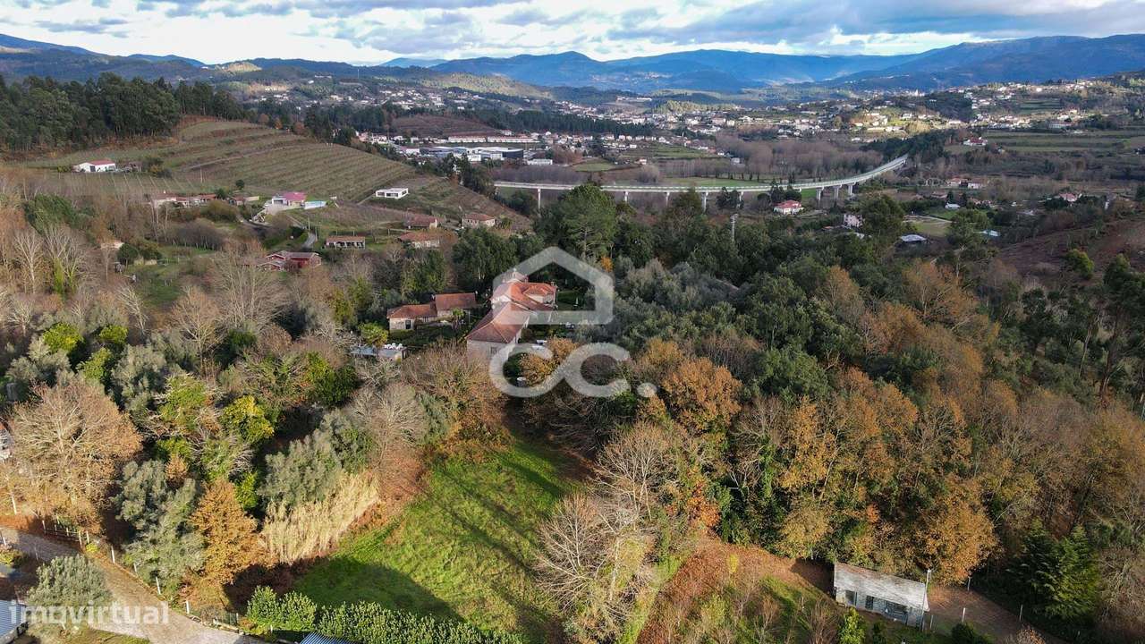 Moradia Térrea de Luxo com Cave | Conforto, Eficiência e Espaço Exteri-35