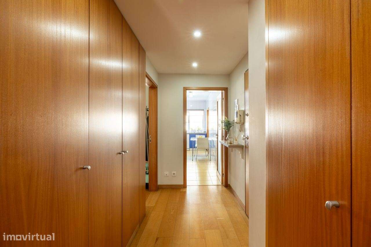 Excelente T2 c/ L. Garagem e Arrumos/Equipado/Semi-mobilado/Impecáv... - Grande imagem: 3/15