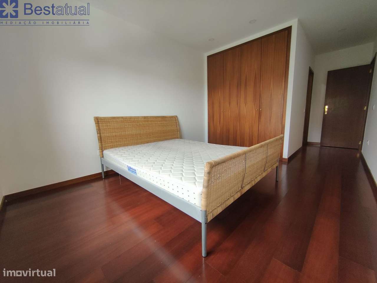 T2 Mobilado/Equipado-Cond. Fechado C/Piscina -Ofir-34