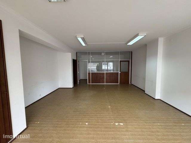 # LOJA ESPINHO RUA 25 # Aluguer # 120m2 - Grande imagem: 5/6