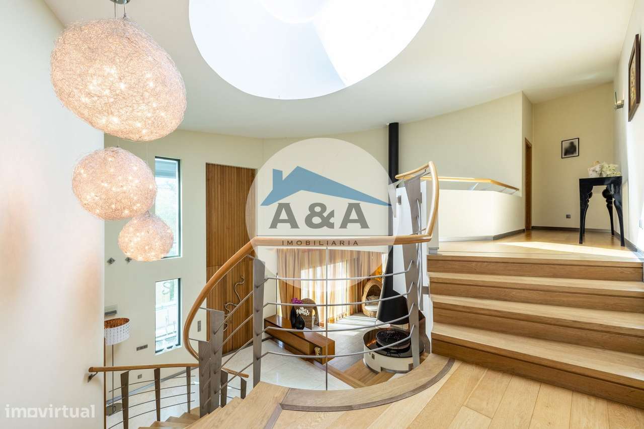 Exclusiva Propriedade de Luxo com Áreas Generosas e Próxima das Praias-34