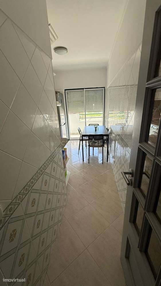 Apartamento T1 Espaçoso em Loulé – Conforto e Localização Privilegiada - Grande imagem: 3/23