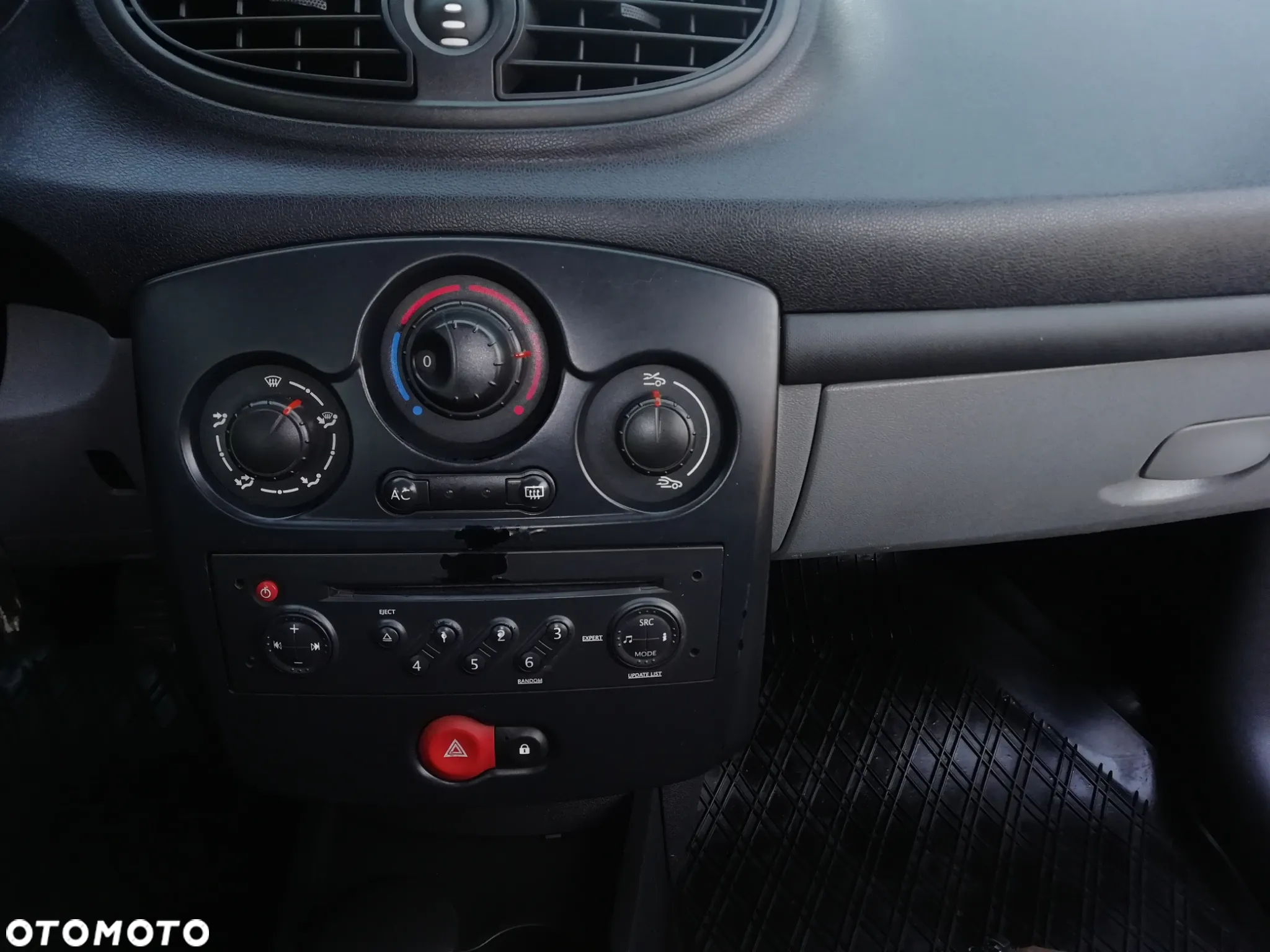Renault Clio 1.2 16V Authentique - 10