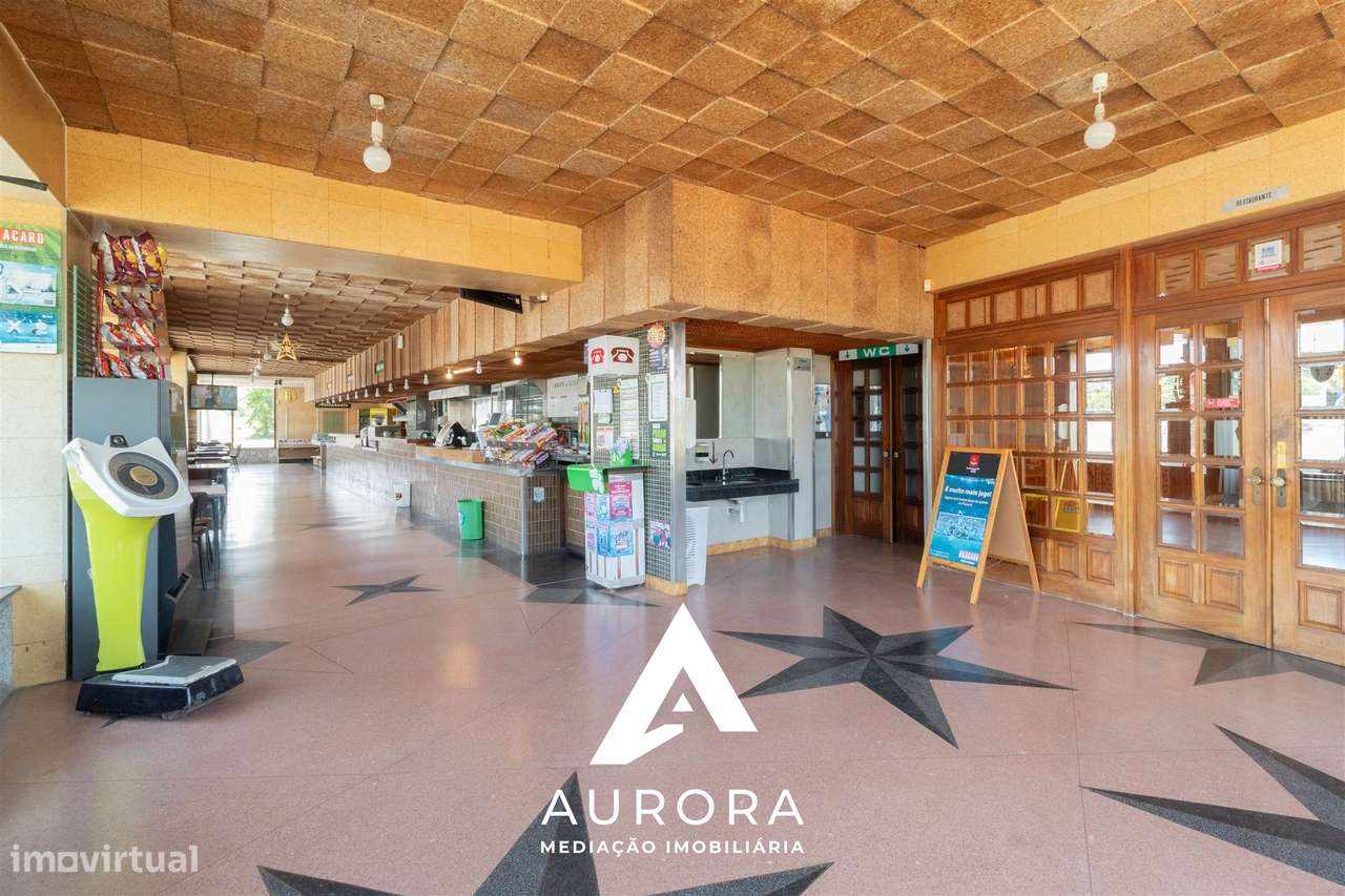 TRESPASSE Restaurante Equipado + Moradia + Terreno 2.000m² | 1.680m² d-9
