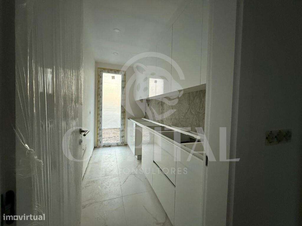 Moradia V3 Isolada com Piscina – Nova – Abrunheira-18