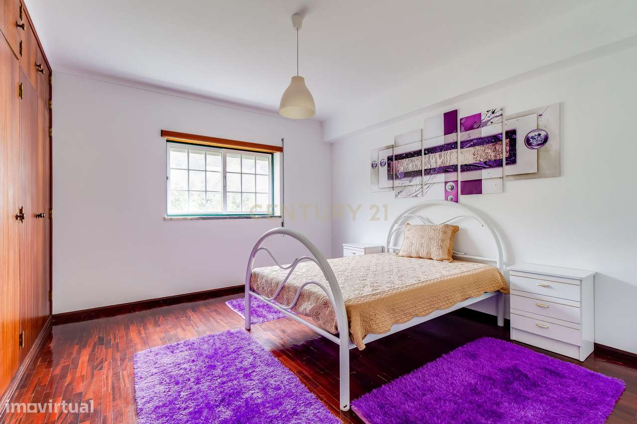 Prédio com 2 apartamentos+garagem+terreno-6