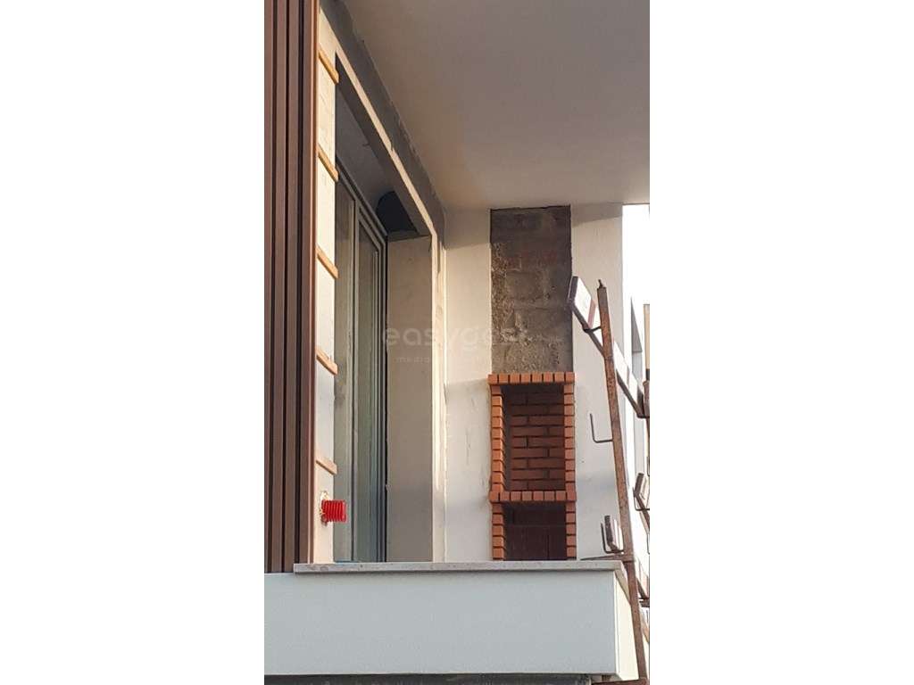 Apartamento T3 Moderno com box de garagem e espaço exterior no Amea... - Grande imagem: 4/5