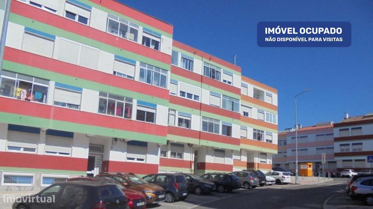 Oportunidade De Investimento T2 Em Rio De Mouro Imovel Ocupado