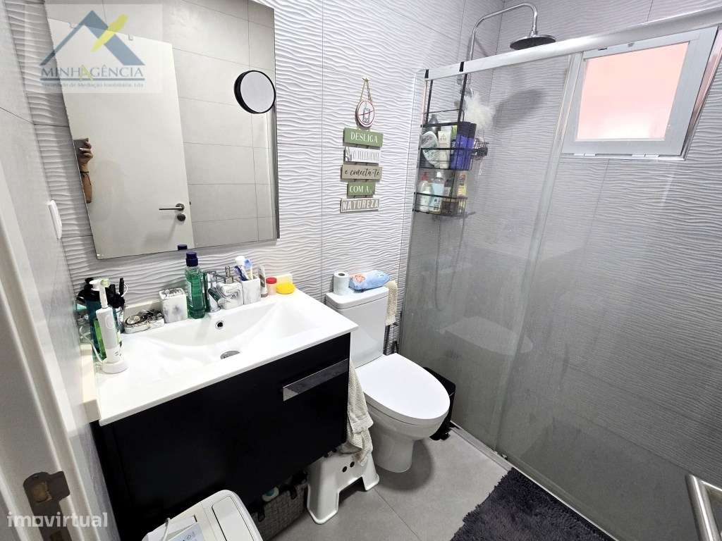 Apartamento T2 Duplex remodelado no Lavradio-26