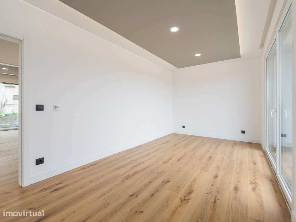 MORADIA NOVA T4 COM PISCINA - SERRA DE CASAL DE CAMBRA-40