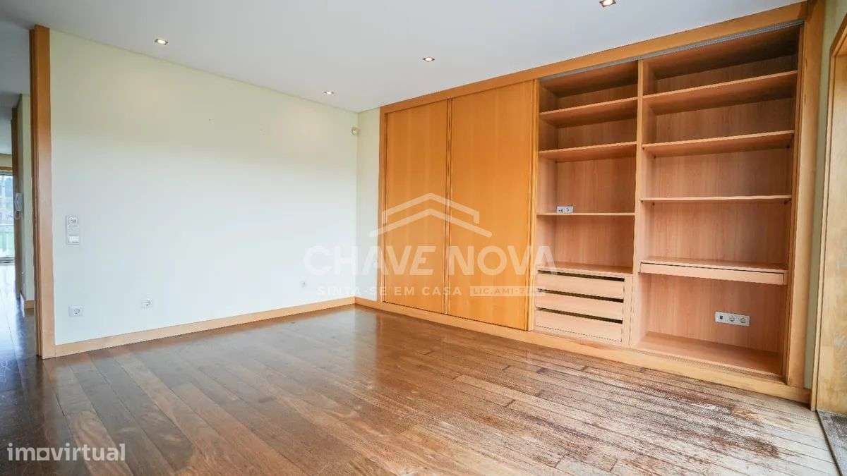 Moradia Geminada V4, situada em Pedroso,Carvalhos Vila Nova de Gaia.-27