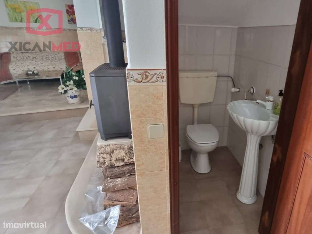 Casa no centro de Almoçageme-9