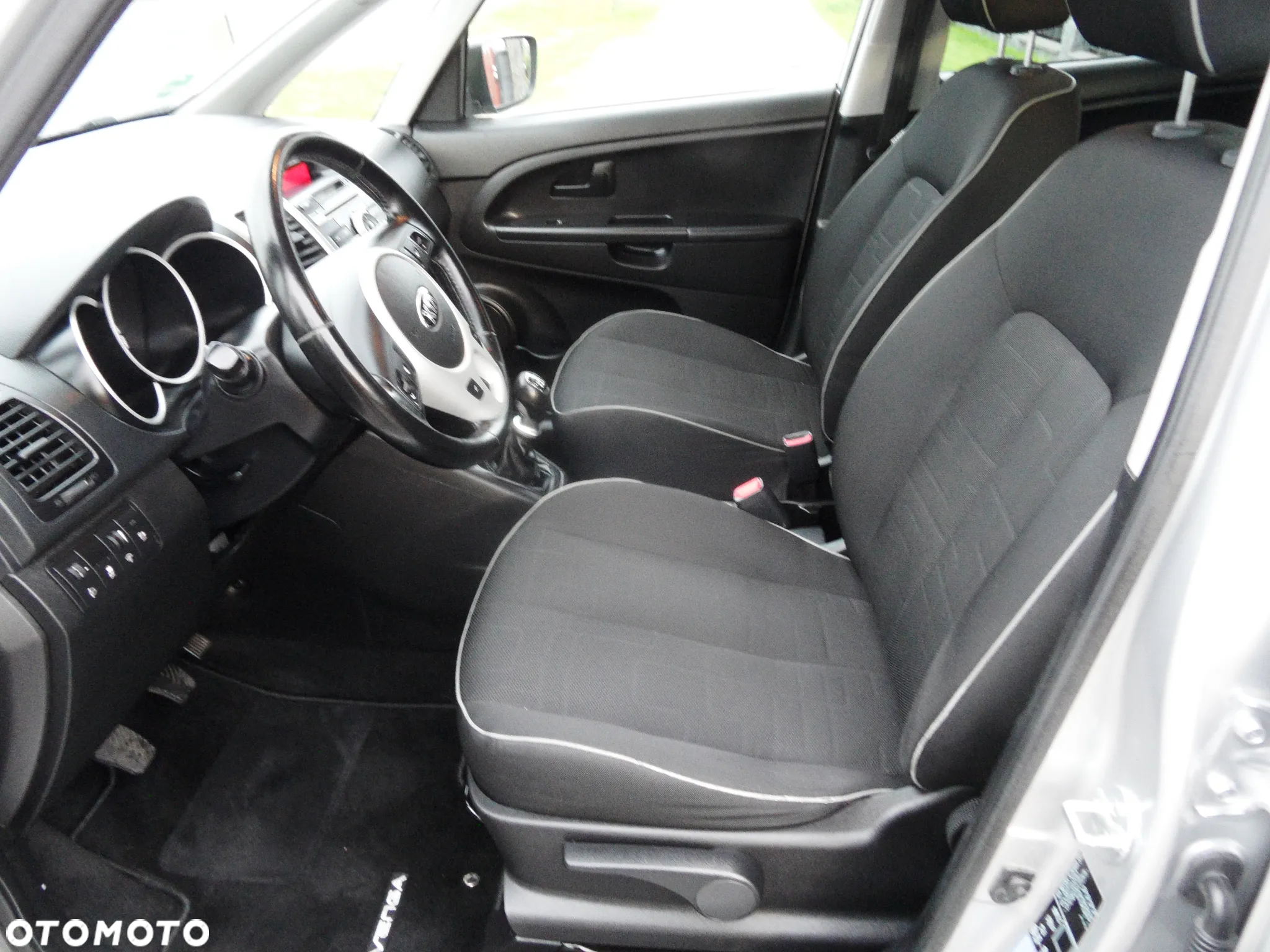 Kia Venga 1.6 CVVT Dream-Team Edition - 25