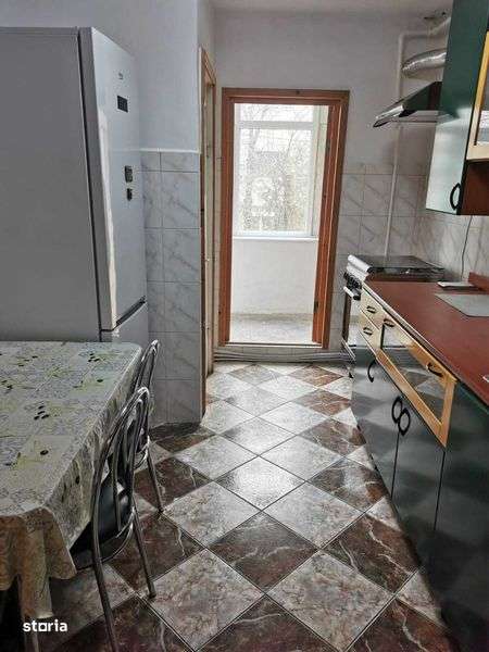 Inchiriez apartament cu 3 camare - Zona Energiei - Imagine principală: 4/8