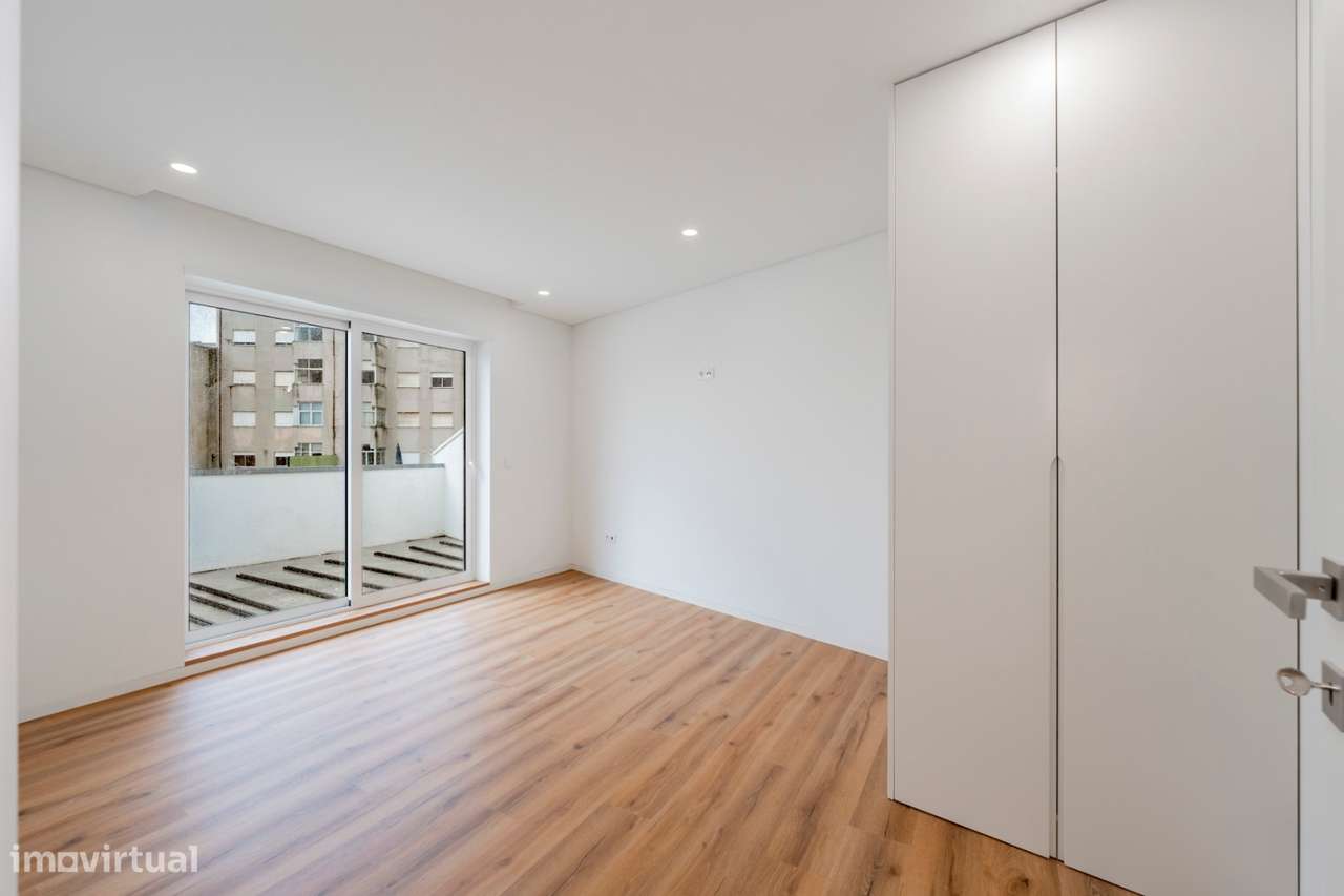 Apartamento T3 Novo com Terraço e Vista Senhora da Paz – Amares-13