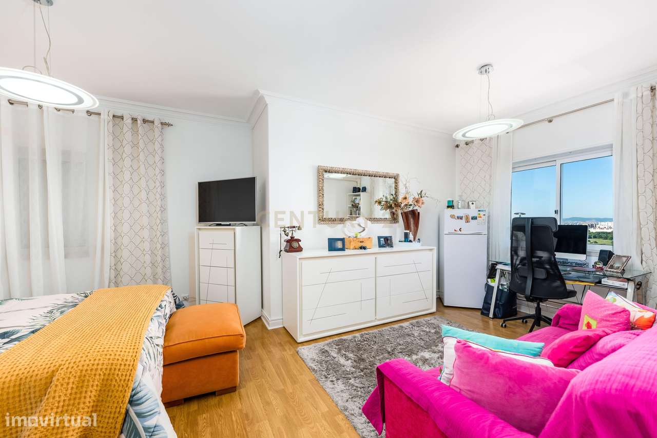 T3 no Areeiro | Vista desafogada, luz natural e localização central - Grande imagem: 5/21