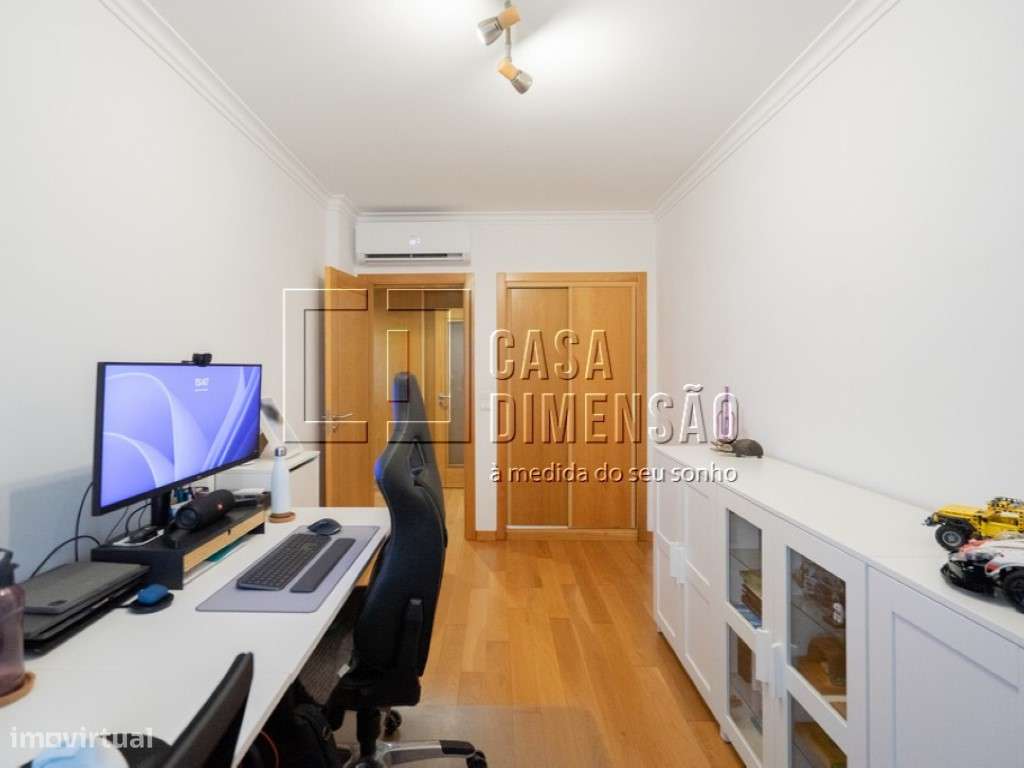 Apartamento de tipologia T2 na Serra de Carnaxide, como NOVO!!-40