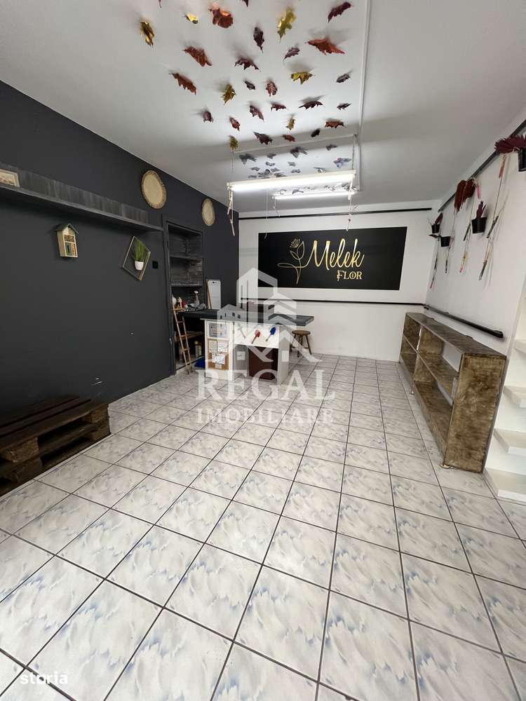 Spațiu comercial de vânzare – 47 mp utili, vitrină generoasă - Imagine principală: 1/10