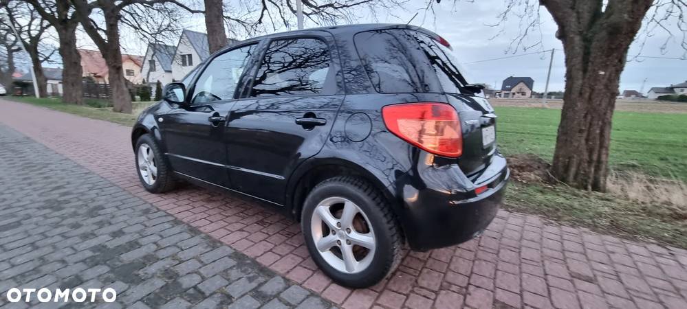 Suzuki SX4 1.6 Premium Outdoor - 29