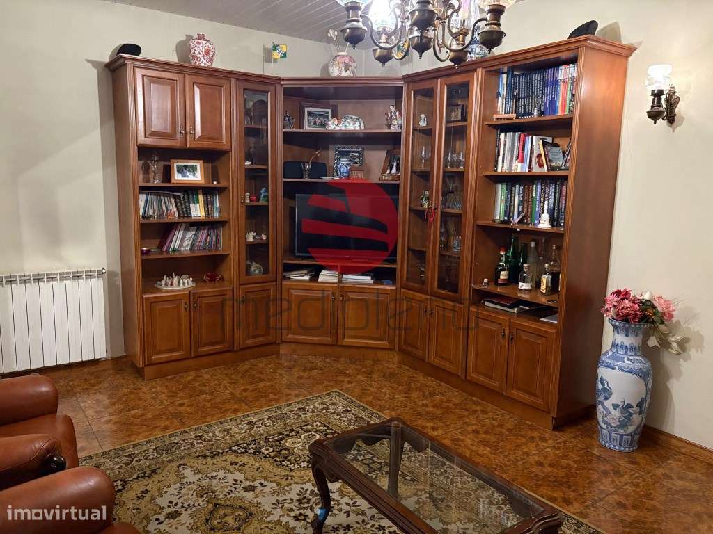 Moradia Bi-Familiar T8 Venda Moimenta da Beira-17