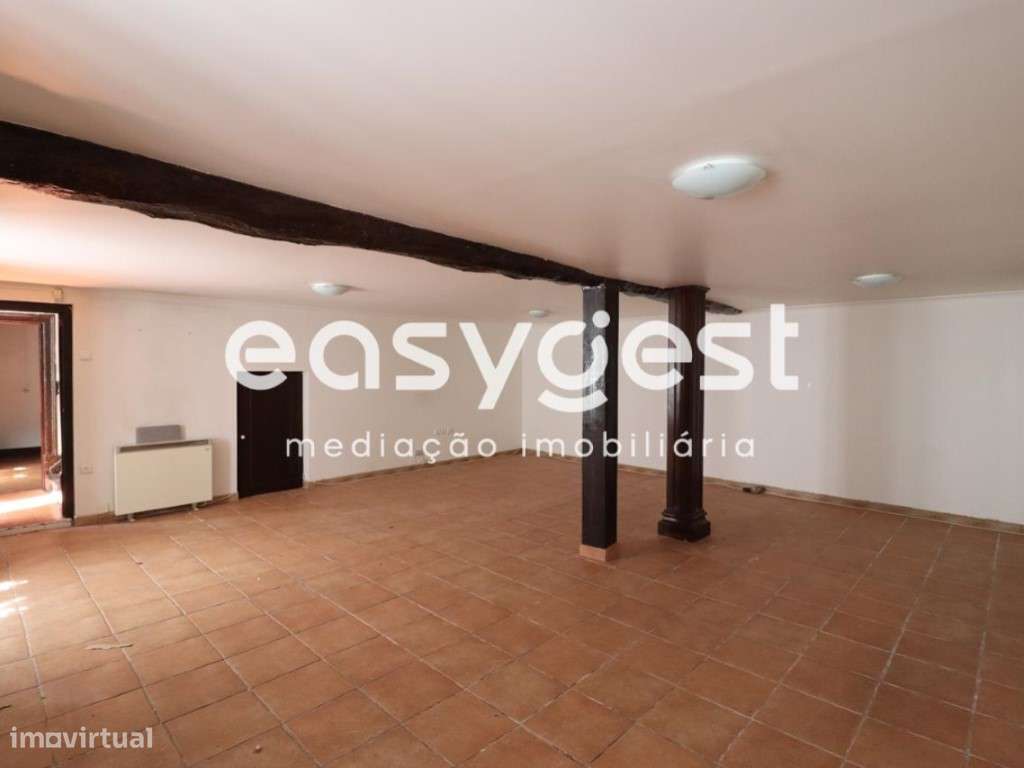 Moradia T5 com Logradouro e Garagem no Centro de Verride - Grande imagem: 3/34