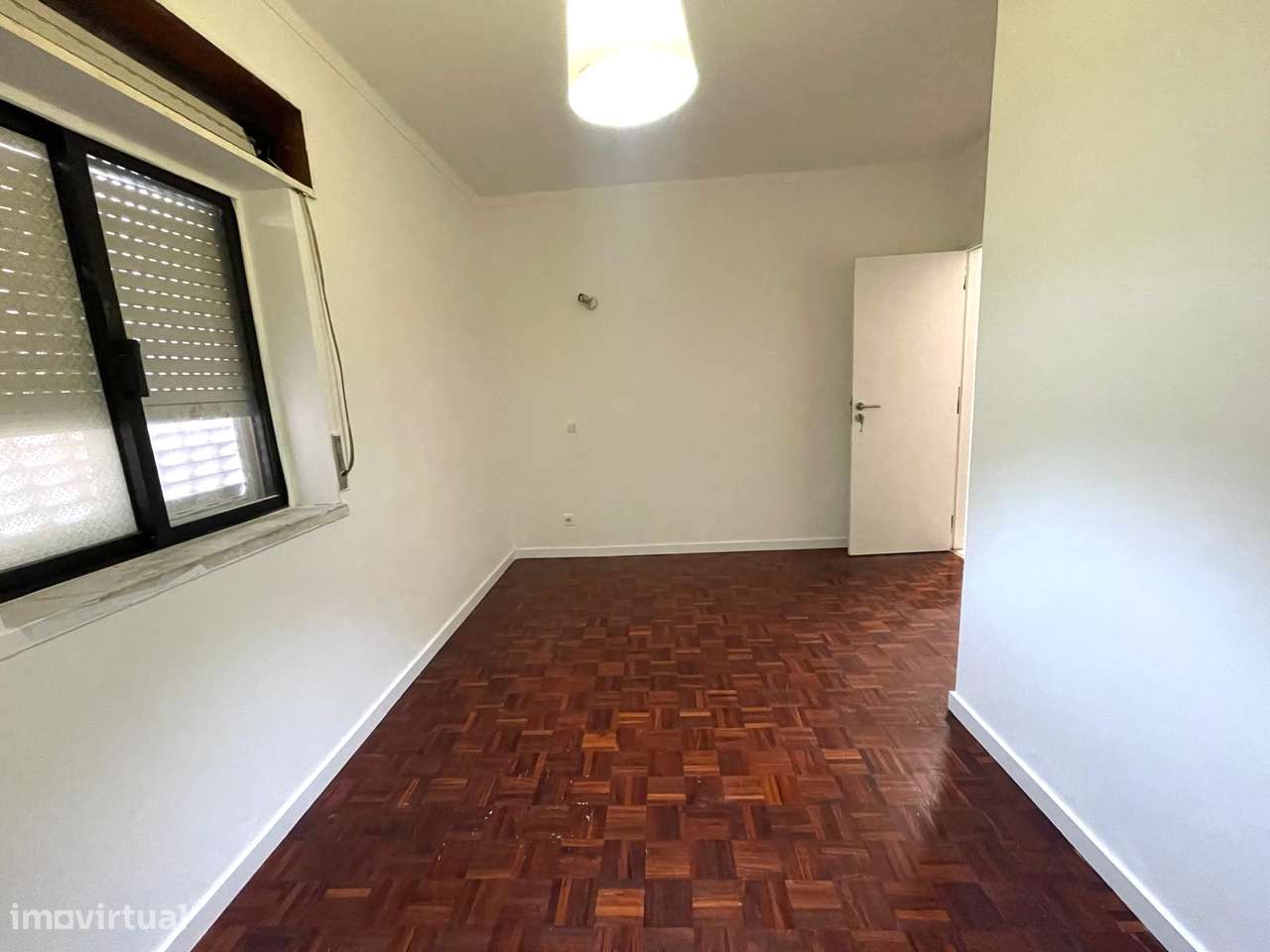 Apartamento T2 com Arrecadação em Faro-7