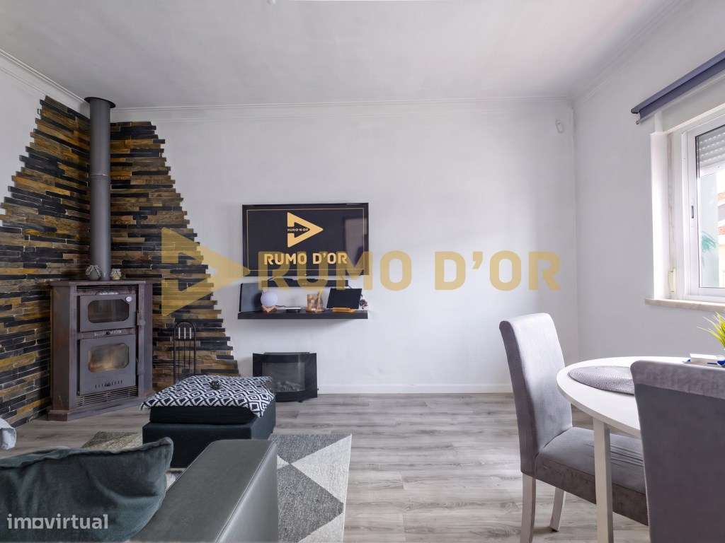 Moradia T2 Térrea em Carambancha, Carregado com 155 m² de Logradouro-7