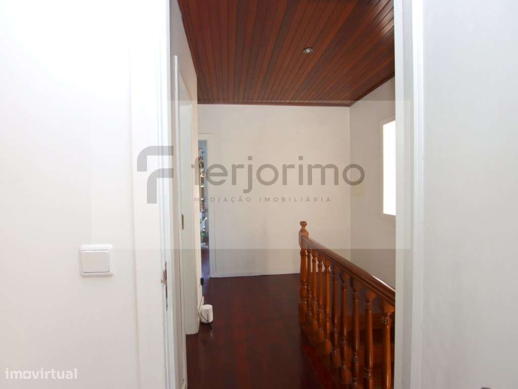 Moradia Geminada T3 com Vista Deslumbrante sobre Guimarães-29