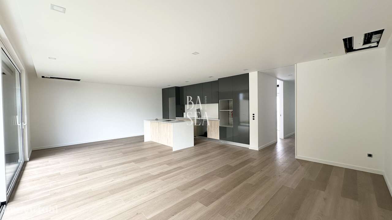 Moradia nova  de gaveto com 3 suítes em Lanhoso Póvoa de Lanhoso - Grande imagem: 2/29