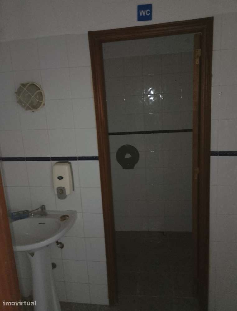 Loja de 82 m² no Linhó - com potencial para habitação-7