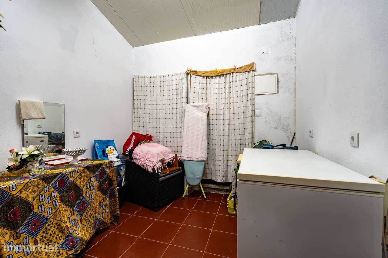Quinta com Moradia T2 | Fornos de Algodres-12