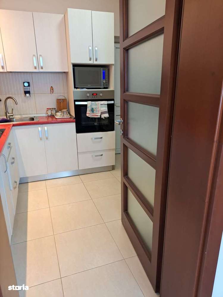 Casă P+E în cartierul Tineretului 3 camere, 2 băi, living, bucătărie-11