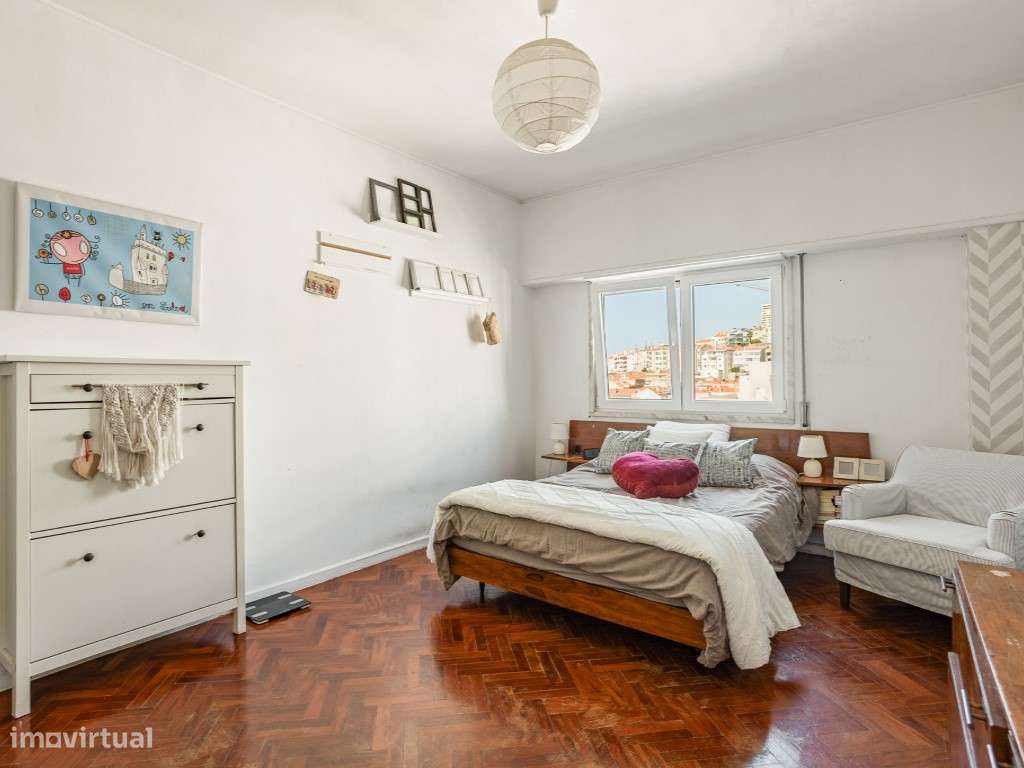 Excelente Apartamento T4 em MIraflores-19