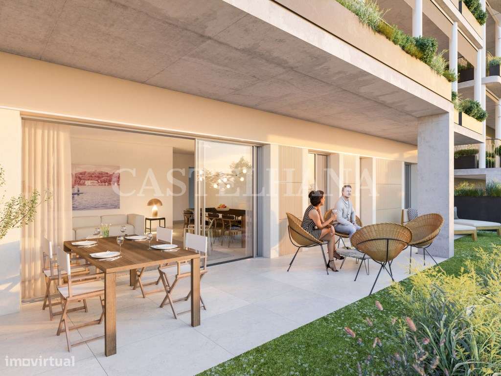 Apartamento T5 com terraço e estacionamento na Caparica - Grande imagem: 2/24