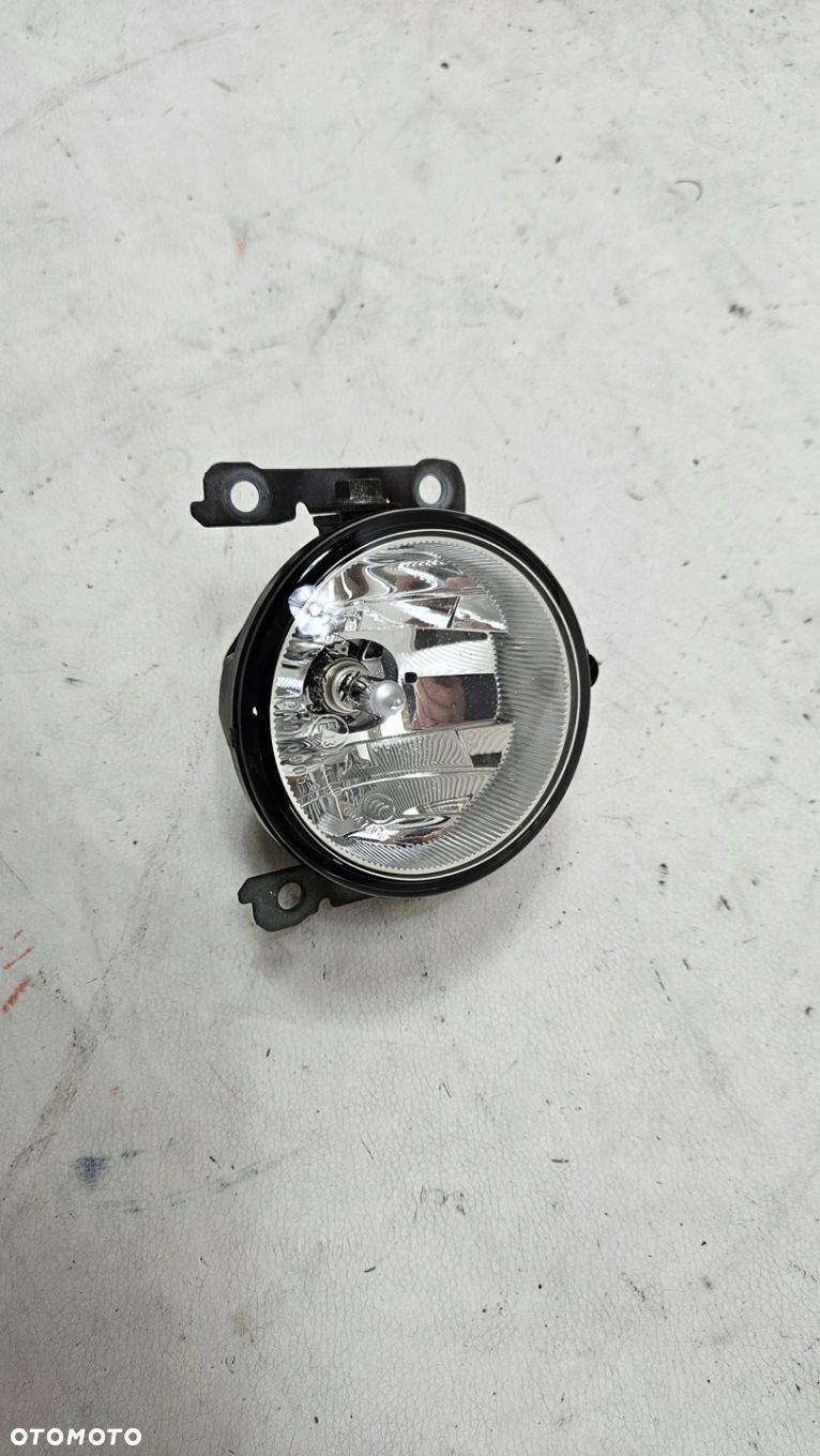 HALOGEN PRZÓD MITSUBISHI PAJERO IV LR - 6