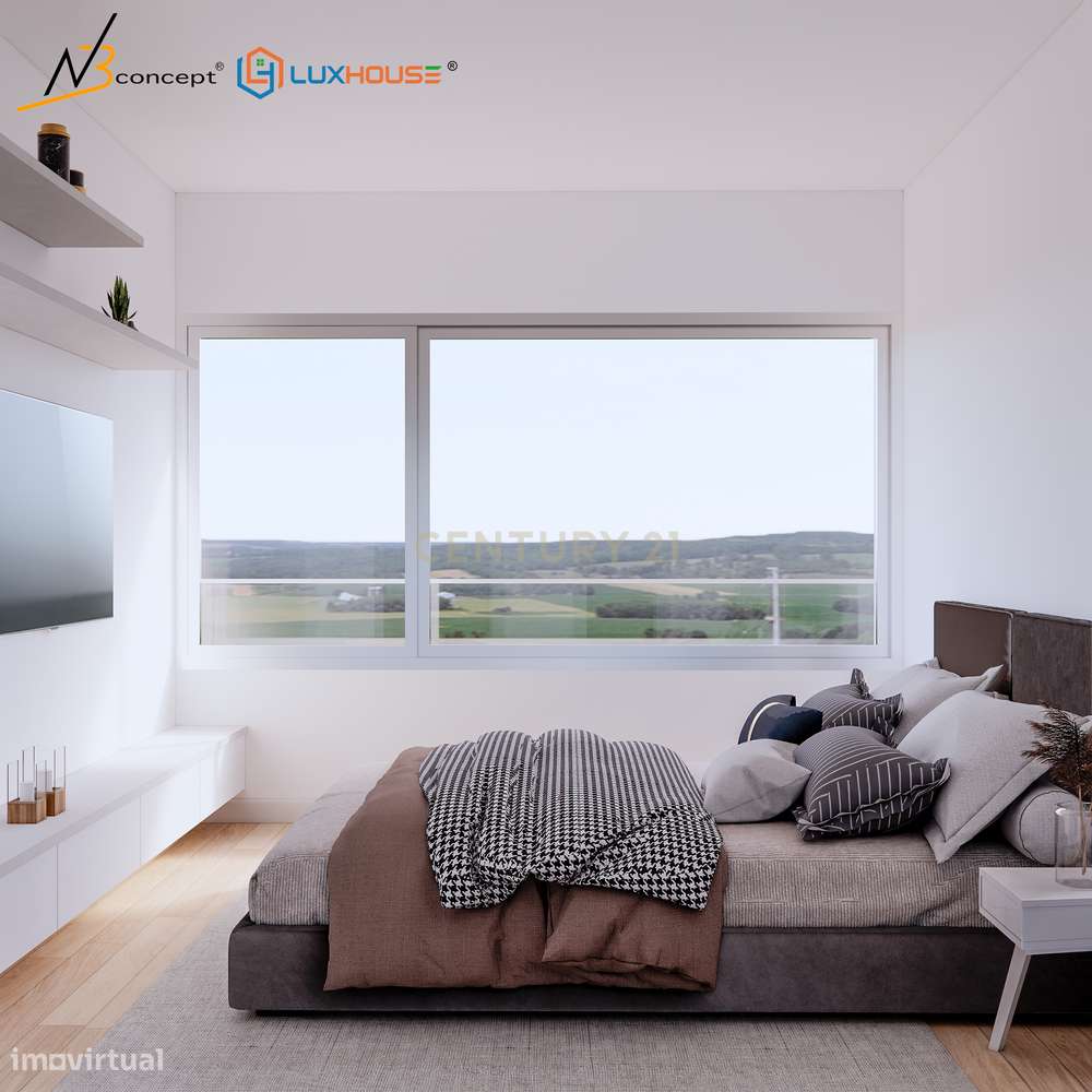 Moradia T4 em banda  com Piscina, Fernão Ferro-23