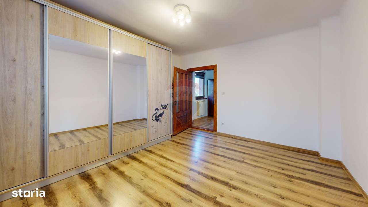 duplex integral renovat, 3 camere , 2 bai, garaj, 403 mp teren - Imagine principală: 5/20