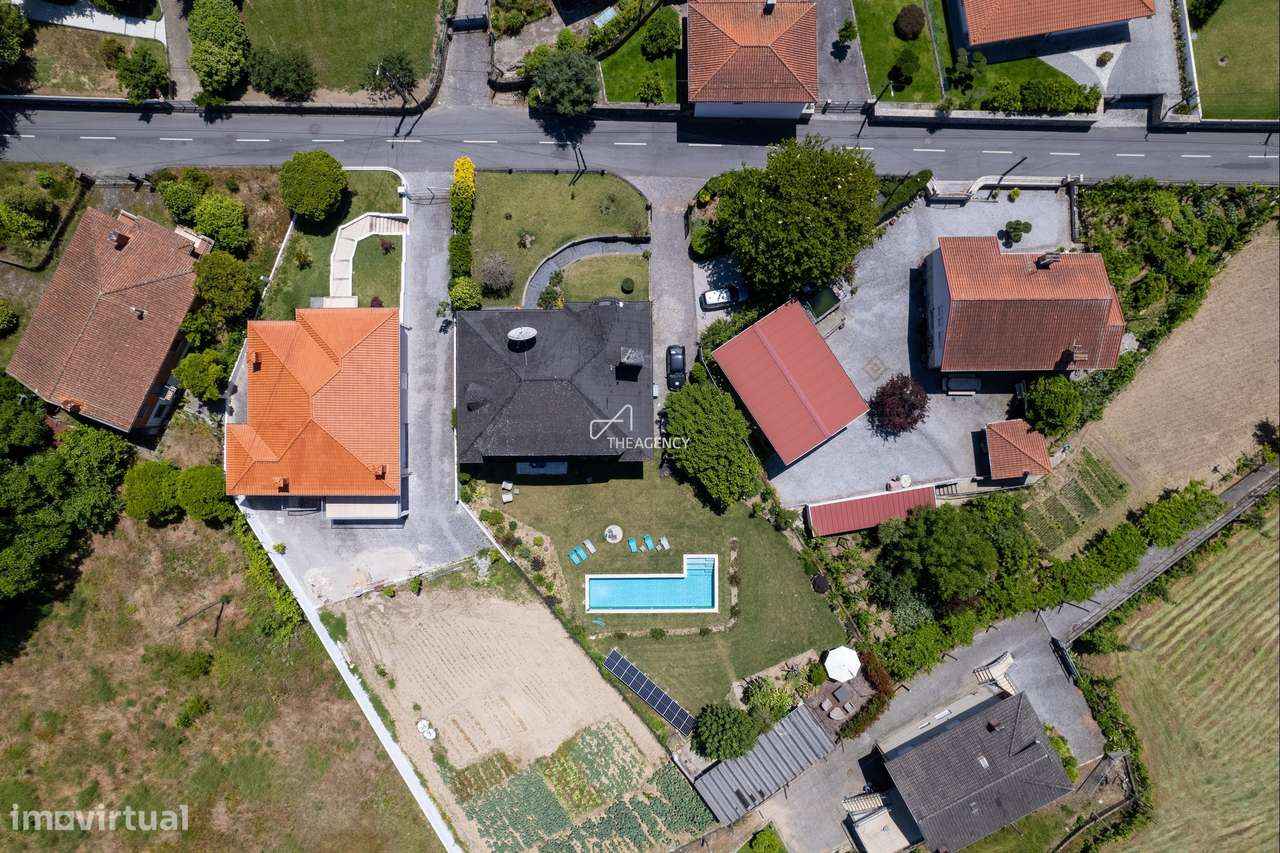 Refúgio de Tranquilidade: Uma Moradia Magnífica no Coração do Minho - Grande imagem: 4/60