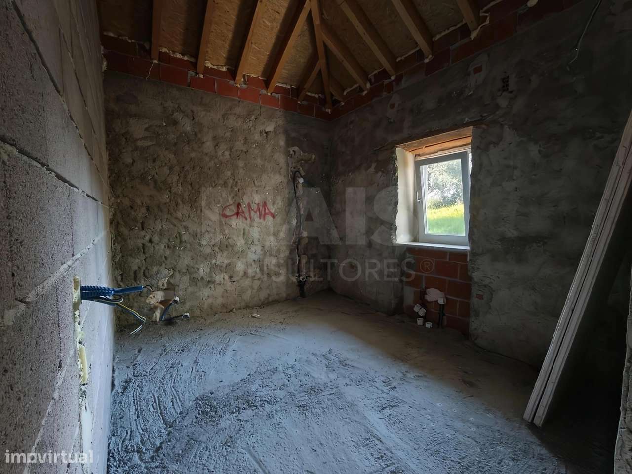 Moradia T2+1 c/ Anexo & Armazém em Lote de 7.600m2-17