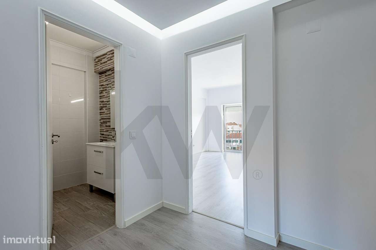 Apartamento T3 Totalmente Remodelado em Vale Flores de Cima-16