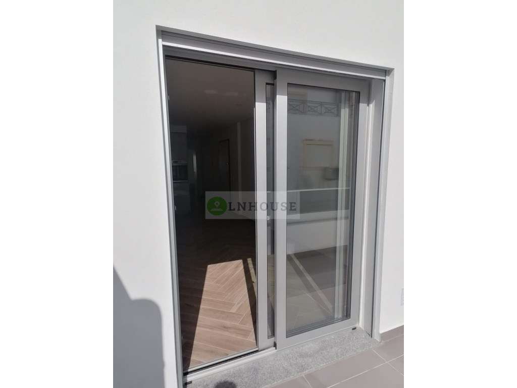 Apartamento de tipologia T1 novo a 250 m da praia de Monte Gordo.-12