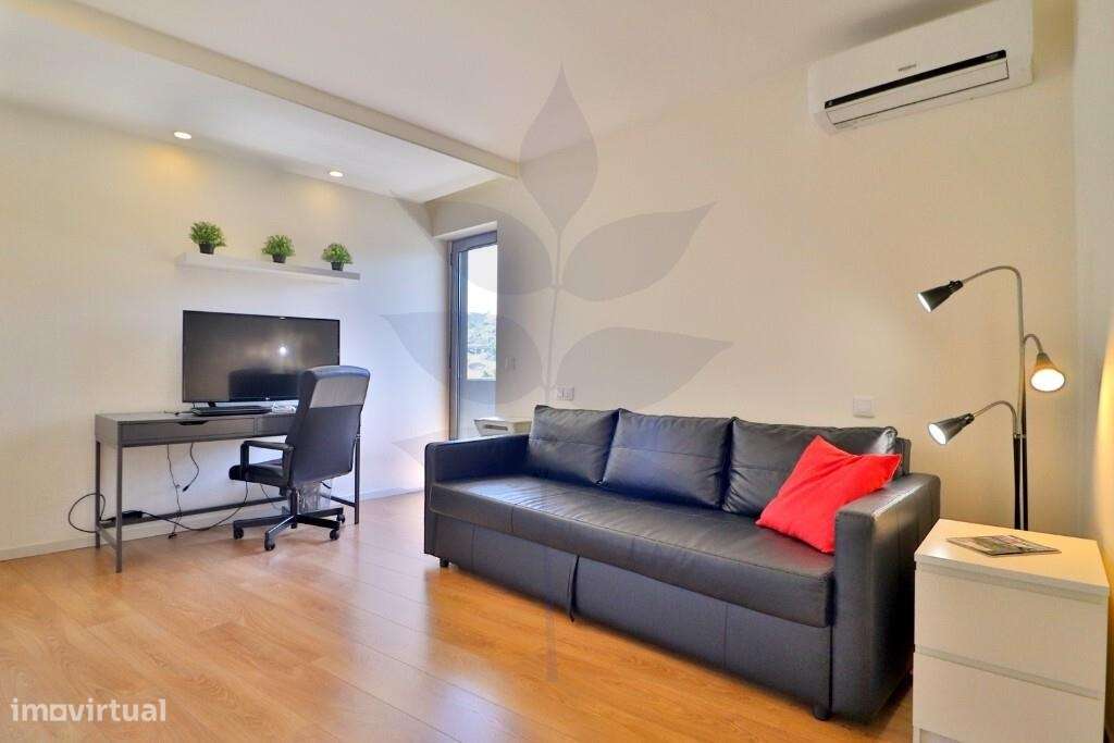 Apartamento T4 em Celeirós | 4 Suites | Garagem para 2 Viaturas-22