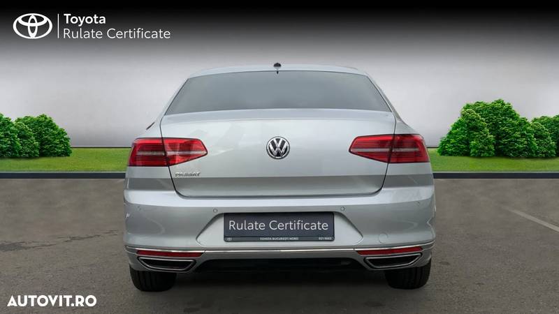 Volkswagen Passat - 4