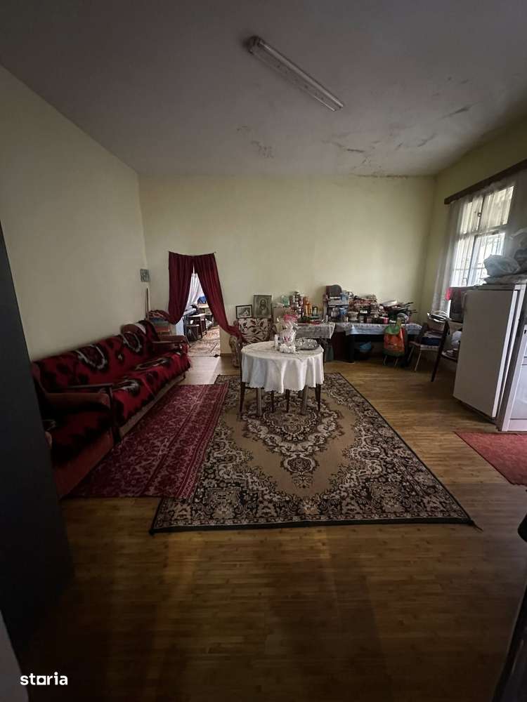 De vanzare casa in Roman,din caramida, suprafata Teren 410 mp, 85.000€ - Imagine principală: 5/14