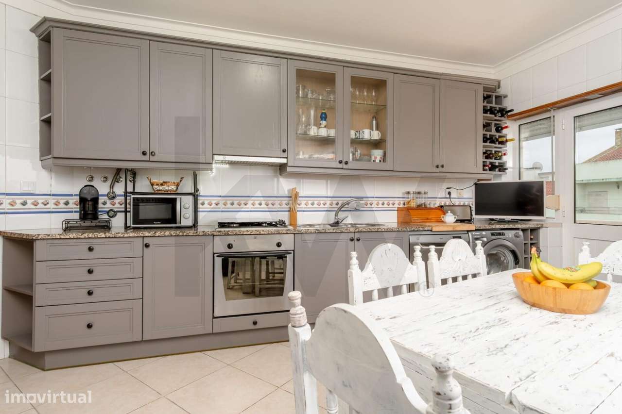 Apartamento T2 com elevador, varandas, arrecadação e Vista Fantástica-13