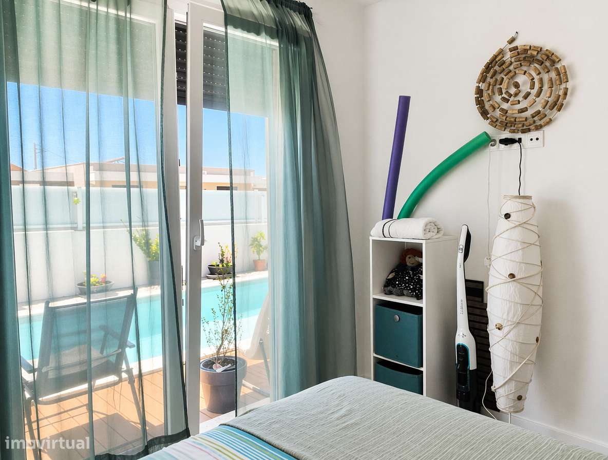 MORADIA T3 COM PISCINA-10