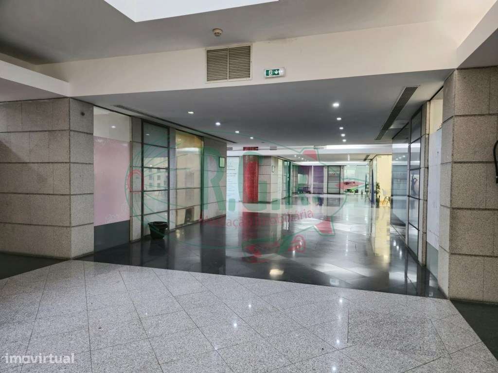 INVESTIMENTO | Loja Arrendada | Centro de Gondomar (Souto) - Grande imagem: 4/12